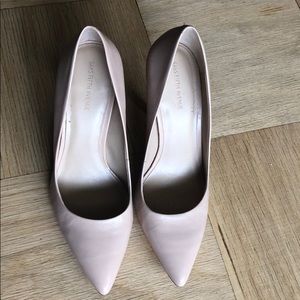 Nude leather pumps/heels